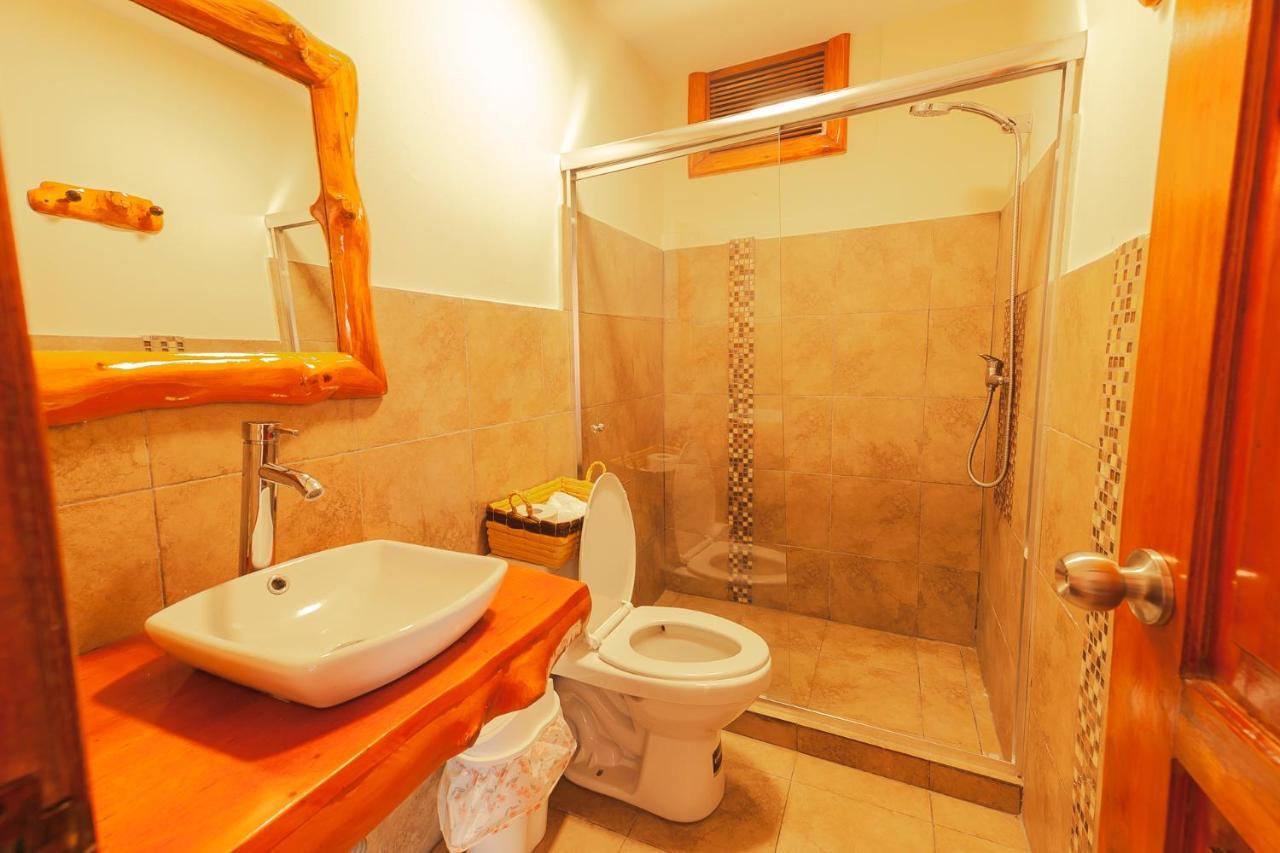 Los Ponchos Inn Apartasuite اوتابالو المظهر الخارجي الصورة