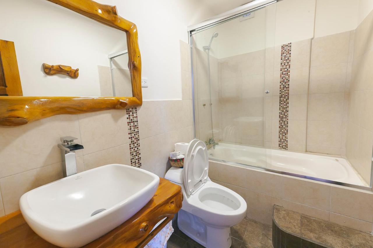 Los Ponchos Inn Apartasuite اوتابالو المظهر الخارجي الصورة