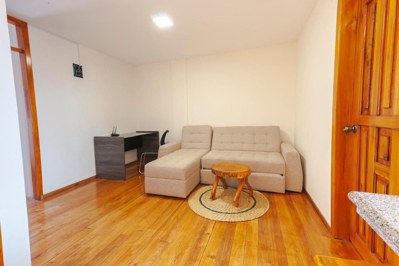 Los Ponchos Inn Apartasuite اوتابالو المظهر الخارجي الصورة