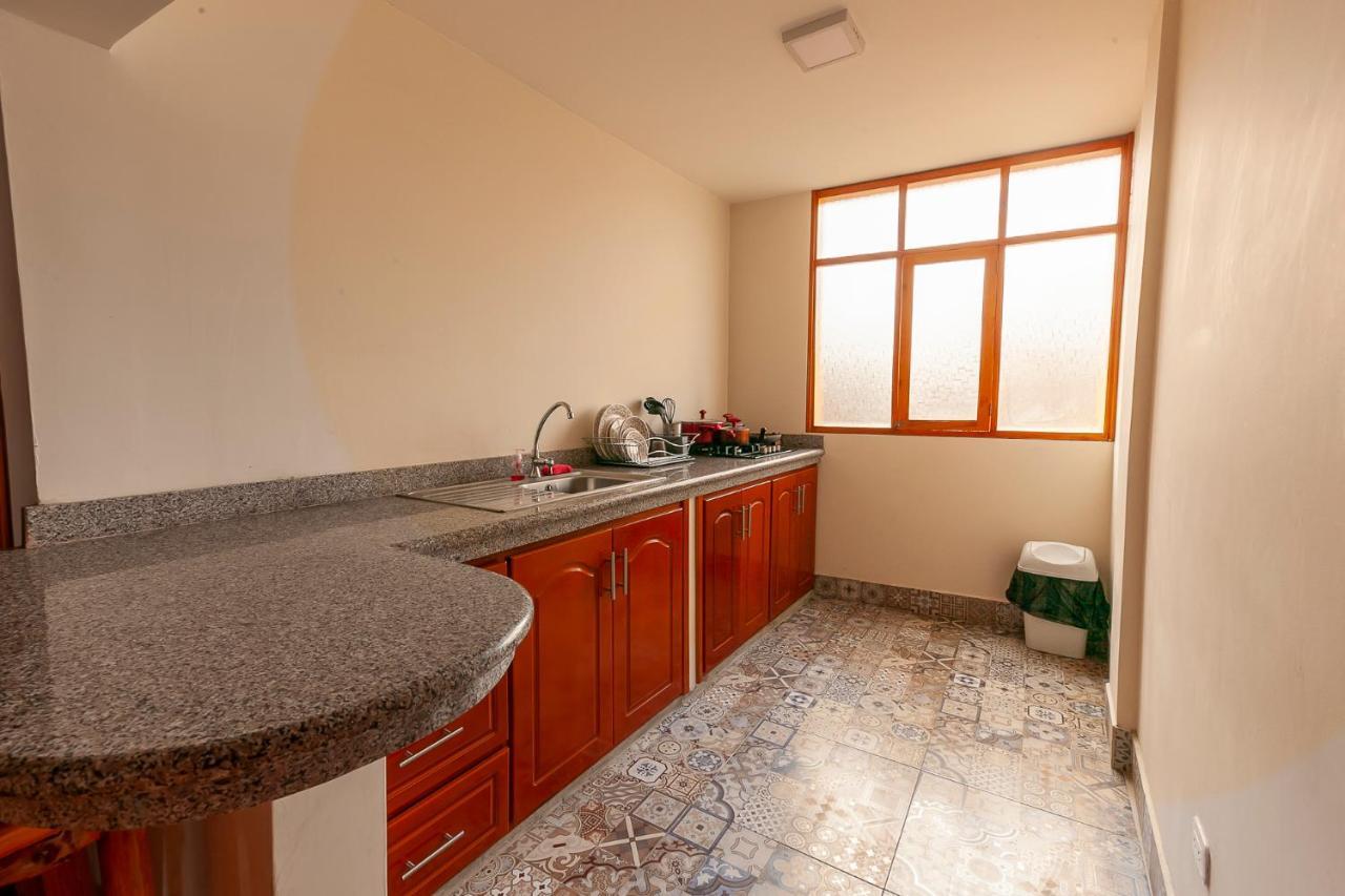 Los Ponchos Inn Apartasuite اوتابالو المظهر الخارجي الصورة